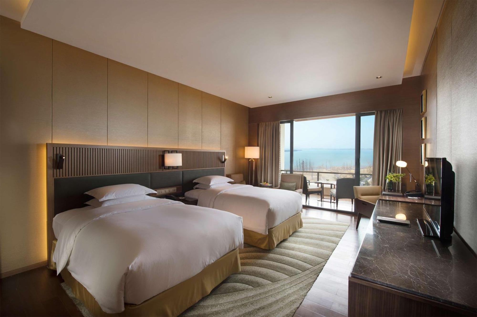 Hilton Wuhan Optics Valley Exterior photo