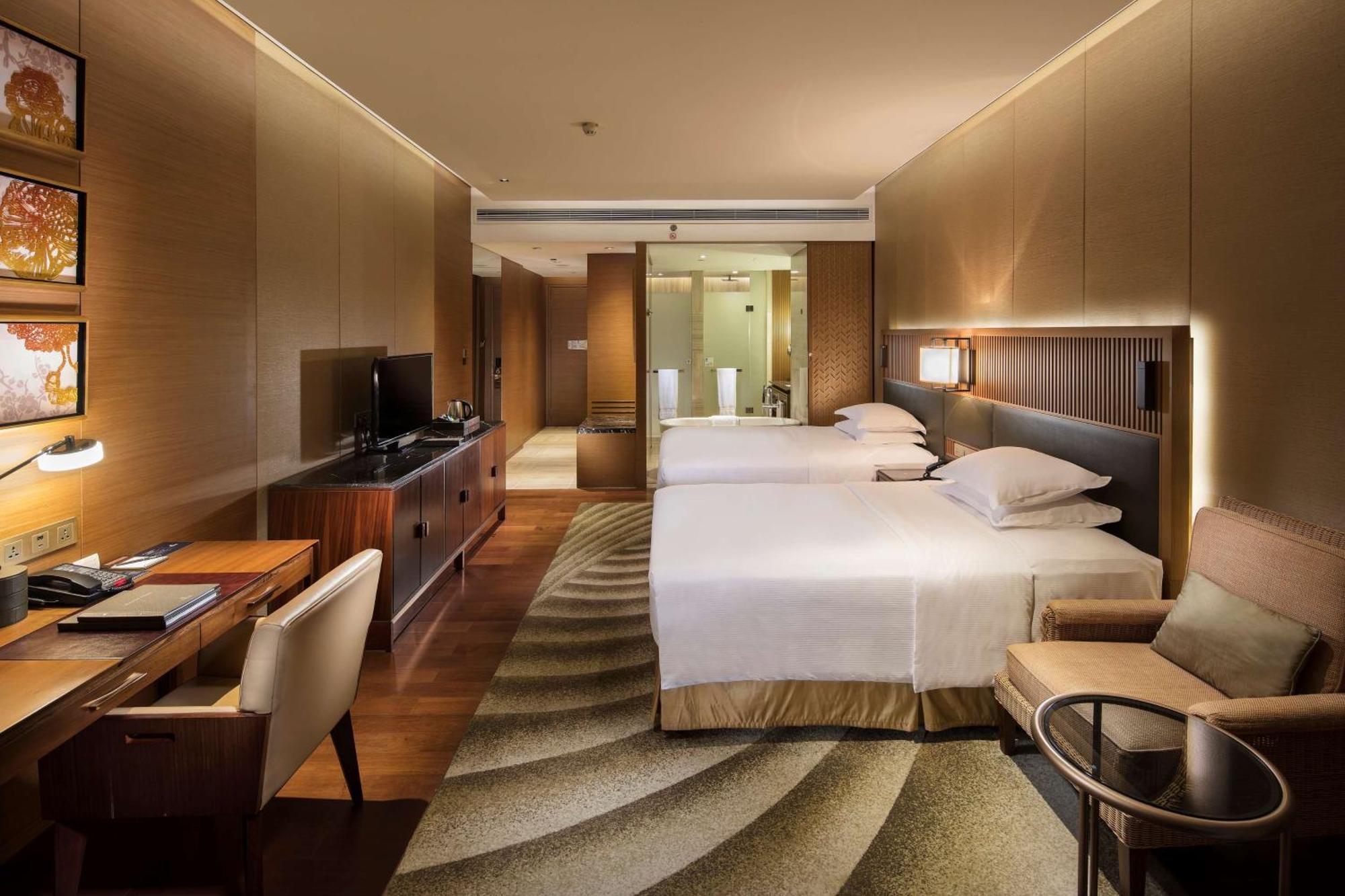 Hilton Wuhan Optics Valley Exterior photo